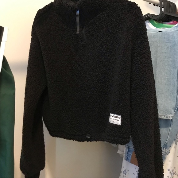 H&M fuzzy crewneck - Picture 2 of 4